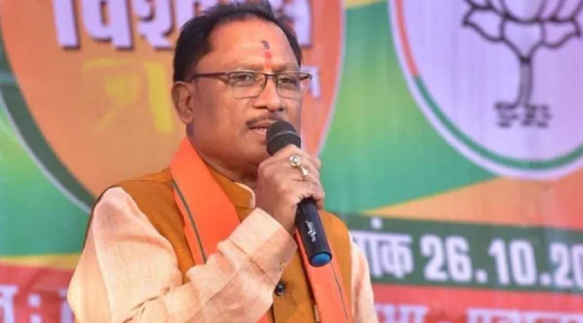 सीएम विष्णु देव साय ने बीजापुर आईई़़डी ब्लास्ट में शहीद जवानों को किया नमन सीएम विष्णु देव साय ने बीजापुर आईई़़डी ब्लास्ट में शहीद जवानों को किया नमन